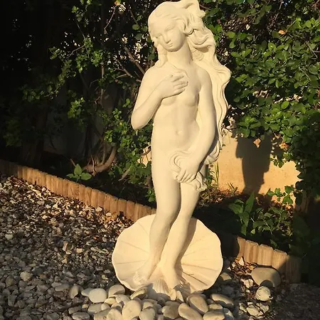 아파트 Location In *